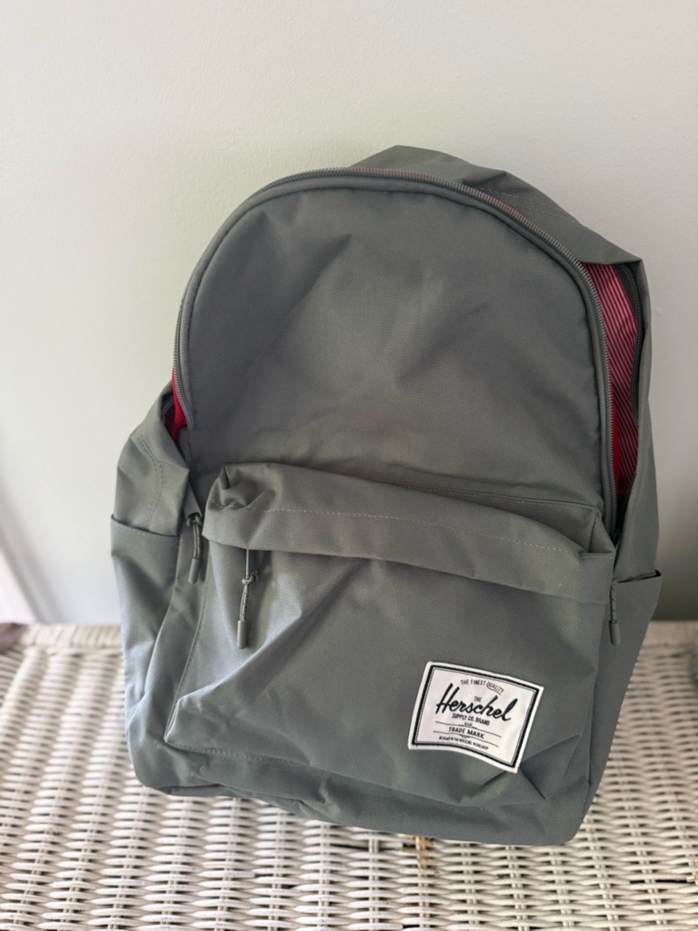 Backpack - Picture 2 of 7